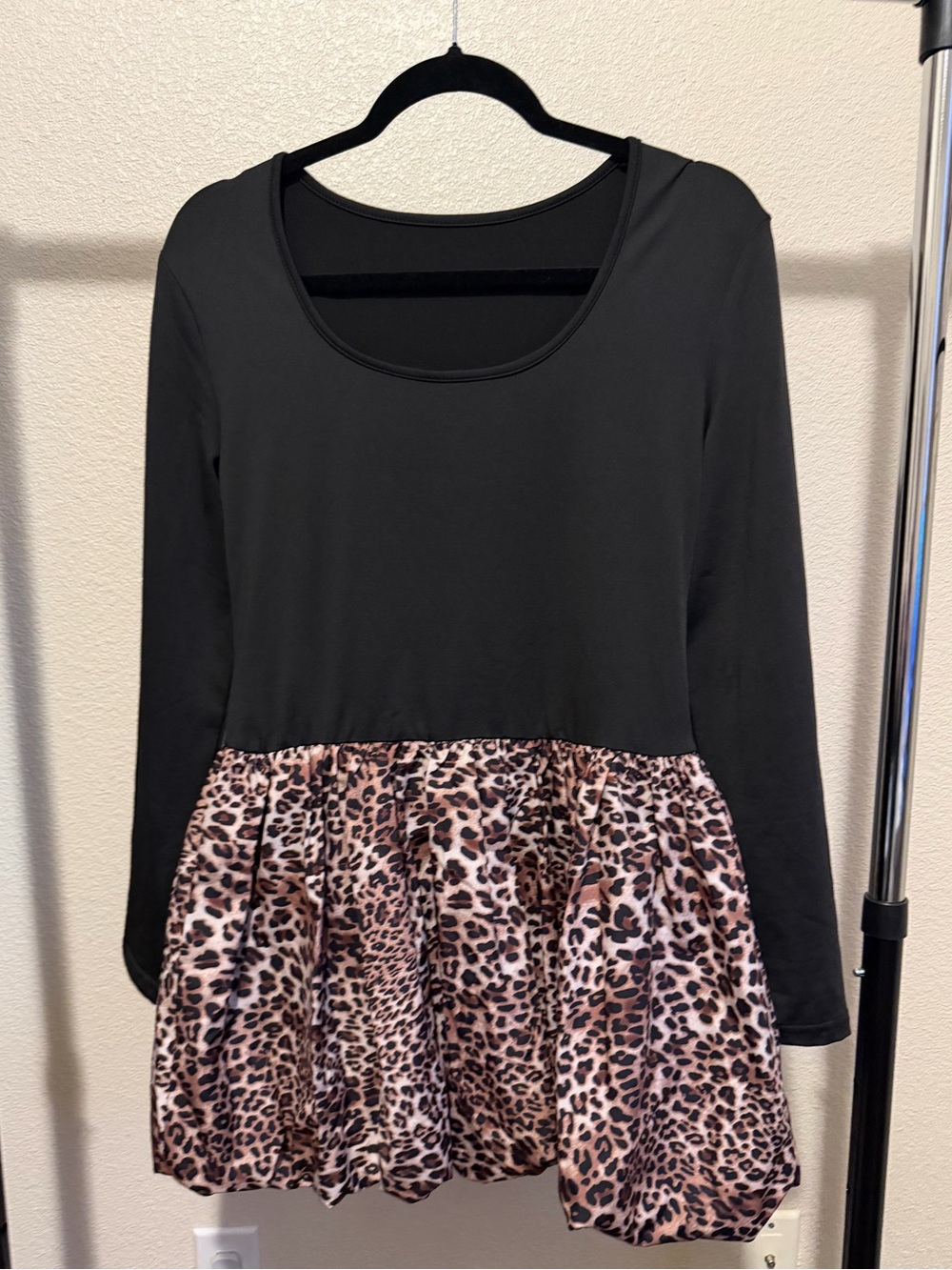 Black Long-Sleeve dress with Leopard bubble skirt